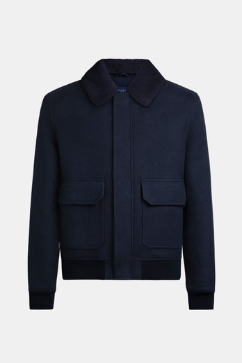 Deeps * La Cazadora First Class