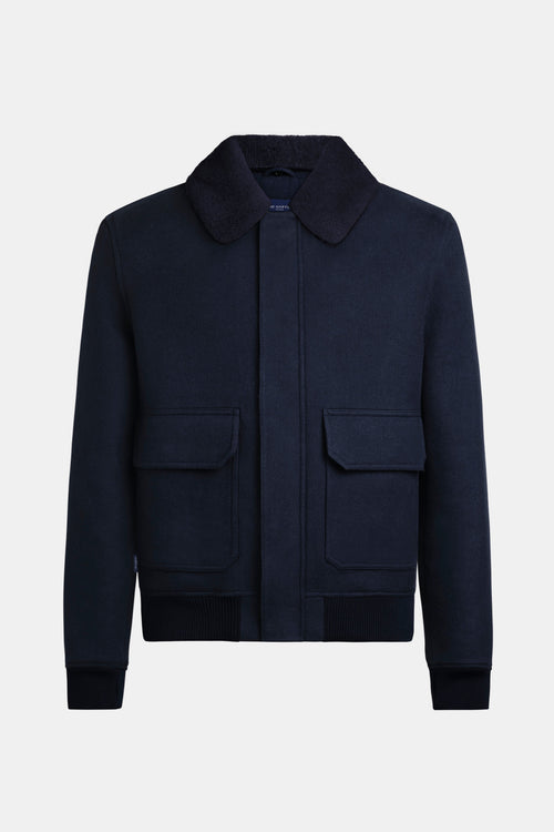 Deeps * La Cazadora First Class